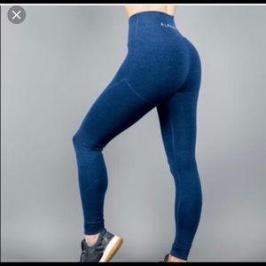 ‼️ DISO Alphalete Revival in Estate Blue size M‼️